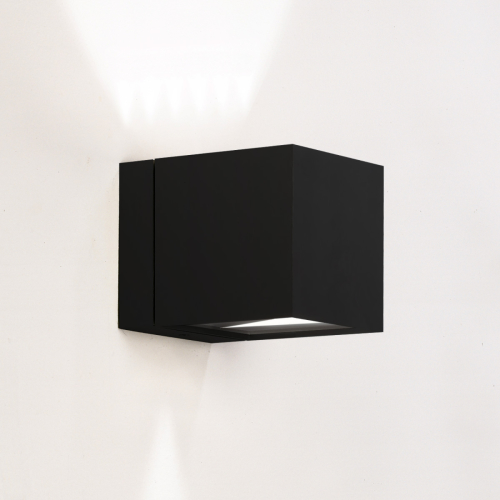 Milan Wandlamp Dau in kubusvorm. up-down, zwart