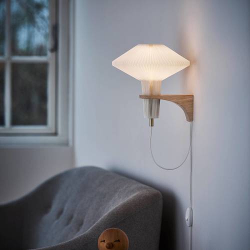LE KLINT The Mushroom wandlamp, met eikenhout