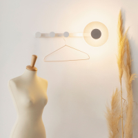 Mantra LED wandlamp Venus met kledinghaak, wit