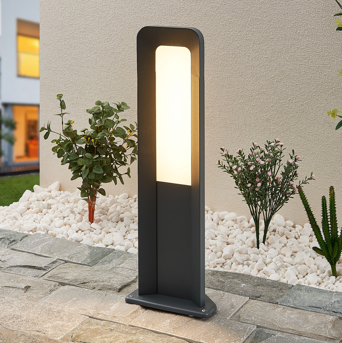 Lucande Secunda LED sokkellamp, hoogte 50 cm