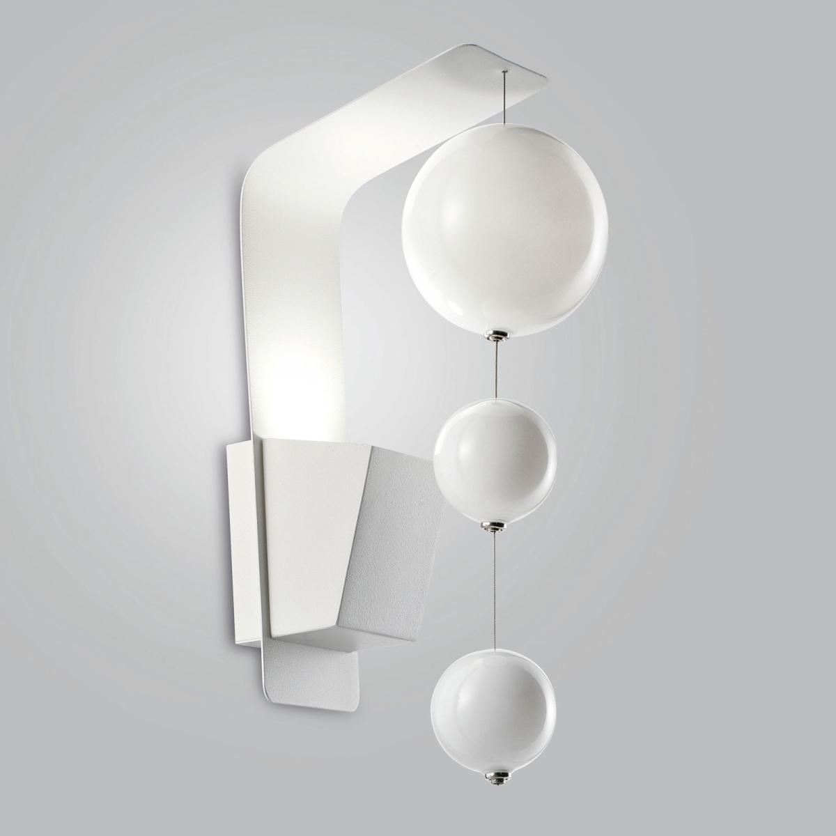 Mettallux Wandlamp Bolero, witte houder, witte ballen