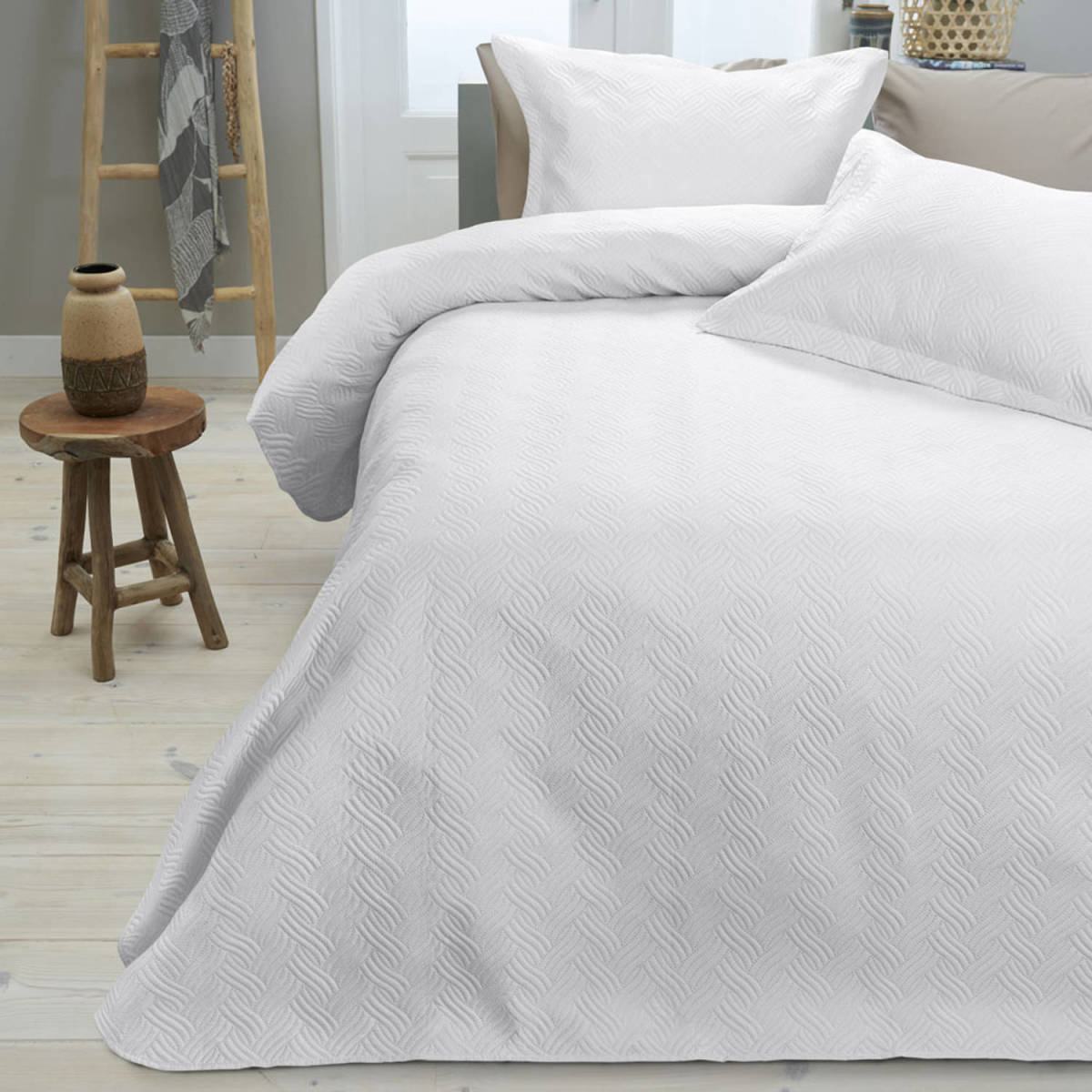 Sleeptime Wave Bedsprei - 260x250 Cm - Wit