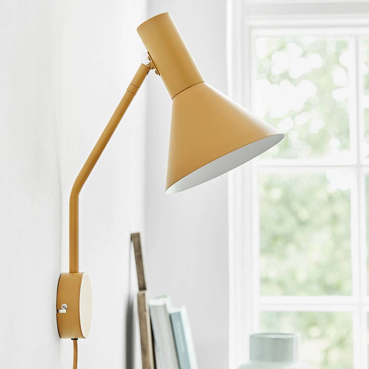 Frandsen Lyss wandlamp, mat amandel