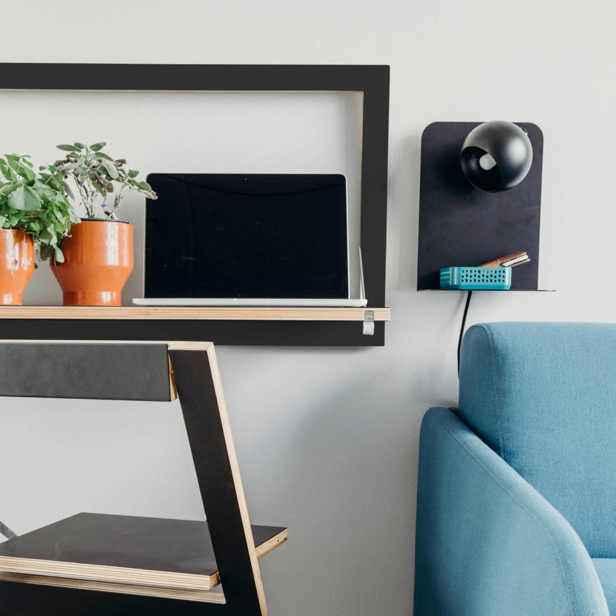 Frandsen Ball USB wandlamp mat zwart