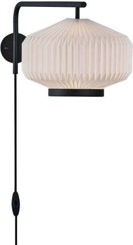 LE KLINT Shibui wandlamp met gevouwen kap