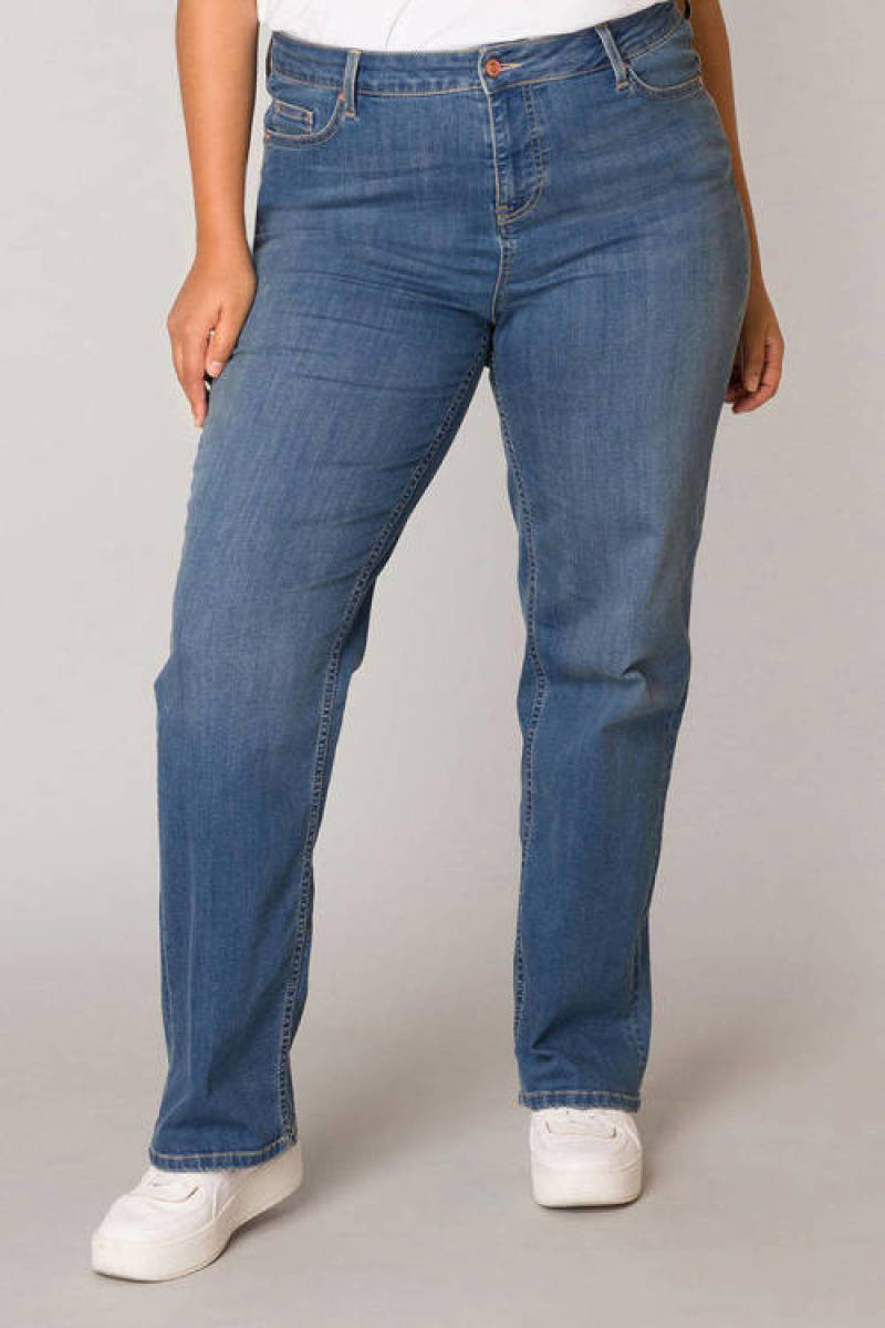 Base Level Curvy by Yesta high waist straight fit jeans Ayda medium blue denim