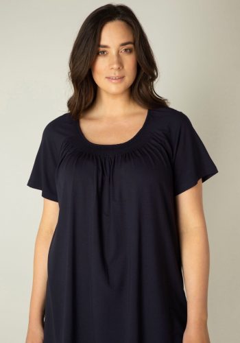 Base Level Curvy by Yesta top Yokia met plooien donkerblauw