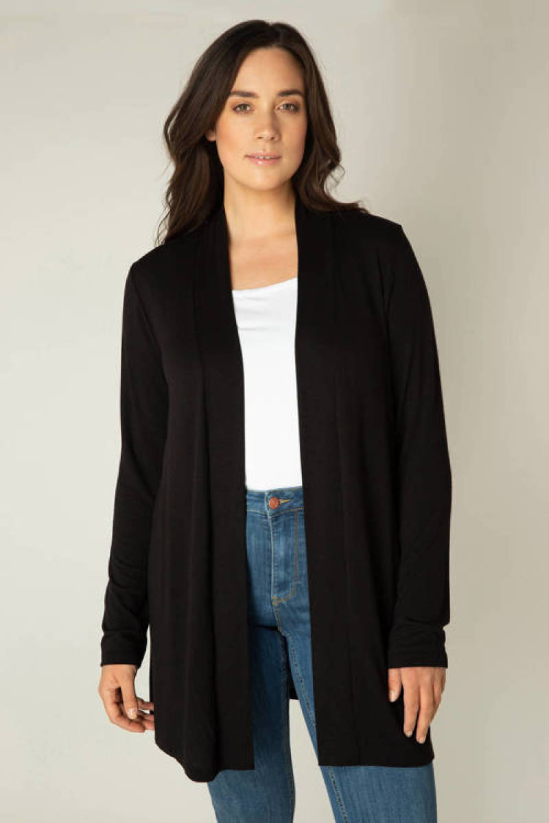 Base Level Curvy by Yesta fijngebreid vest Ayla zwart