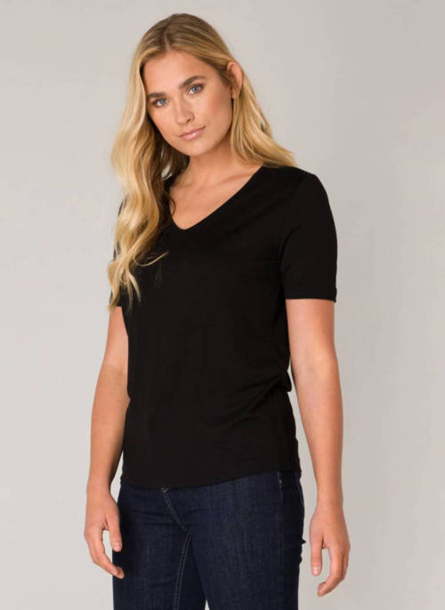 Base Level by Yest basic T-shirt Yanic zwart