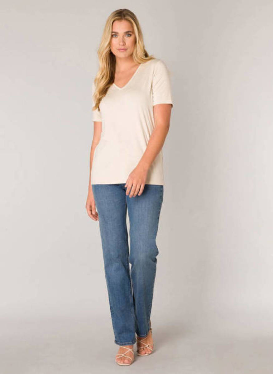 Base Level by Yest basic T-shirt Yanic beige
