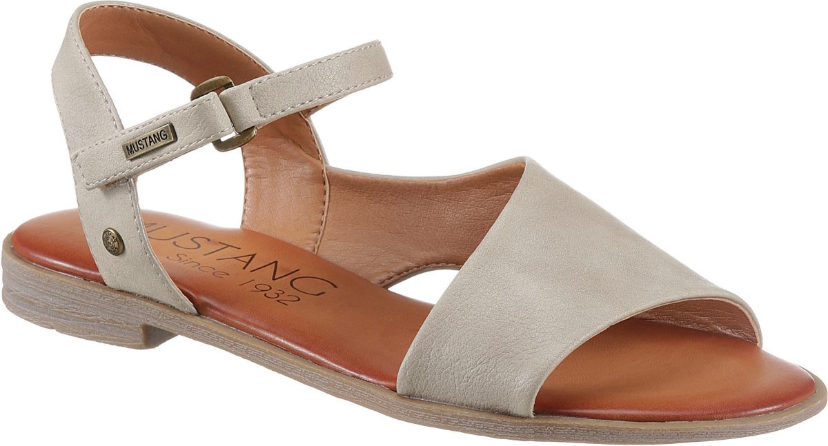 Mustang Shoes Sandalen in trendy, asymmetrische look