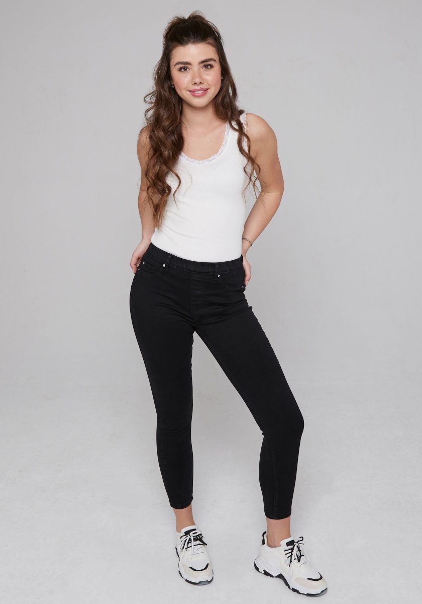 Hailys Tanktop LONA met leuke kanten details