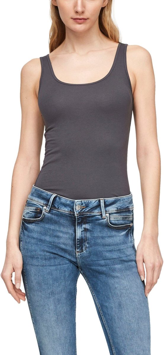 Q/S designed by Tanktop in basic stijl