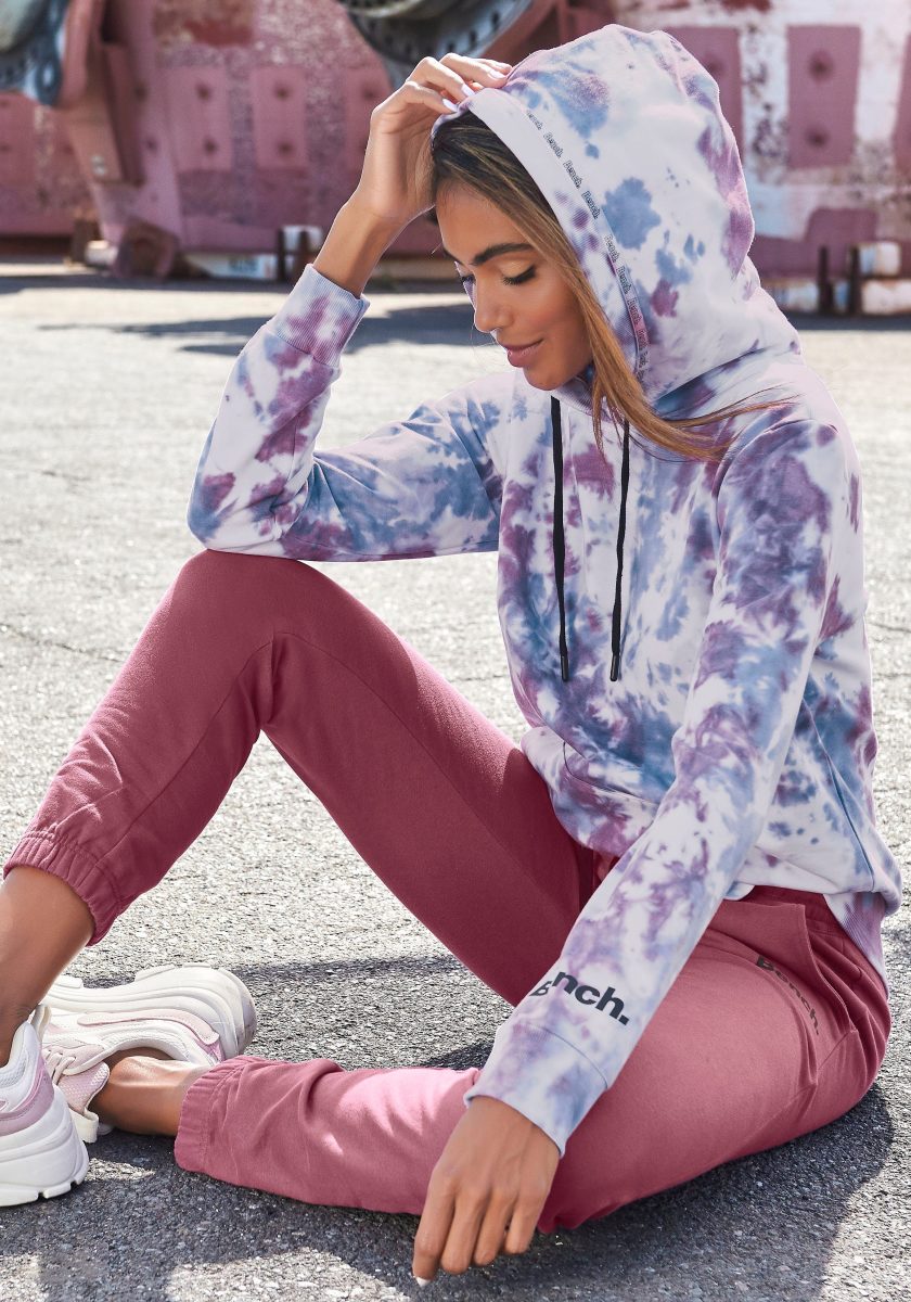 Bench. Hoodie in batik-look
