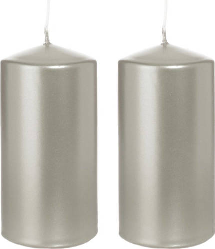 Shoppartners 2x Kaarsen Zilver 6 X 12 Cm 40 Branduren Sfeerkaarsen - Stompkaarsen