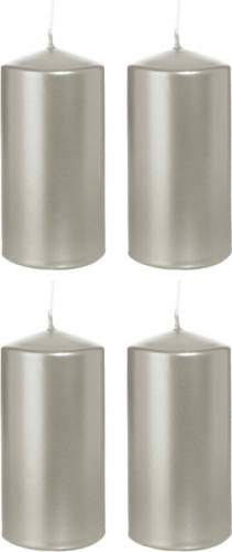 Shoppartners 4x Kaarsen Zilver 6 X 12 Cm 40 Branduren Sfeerkaarsen - Stompkaarsen