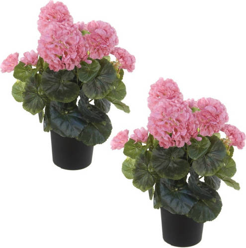 Shoppartners Set Van 2x Stuks Roze Geranium Pelargonium Graveolens Kunstplanten In Zwarte Kunststof Pot 35 Cm - Kunstplanten