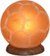 HIMALAYA SALT DREAMS Zoutkristal-tafellamp Voetbal Met de hand gemaakt van zoutkristal - iedere steen uniek, H: ca.15 cm (1 stuk)
