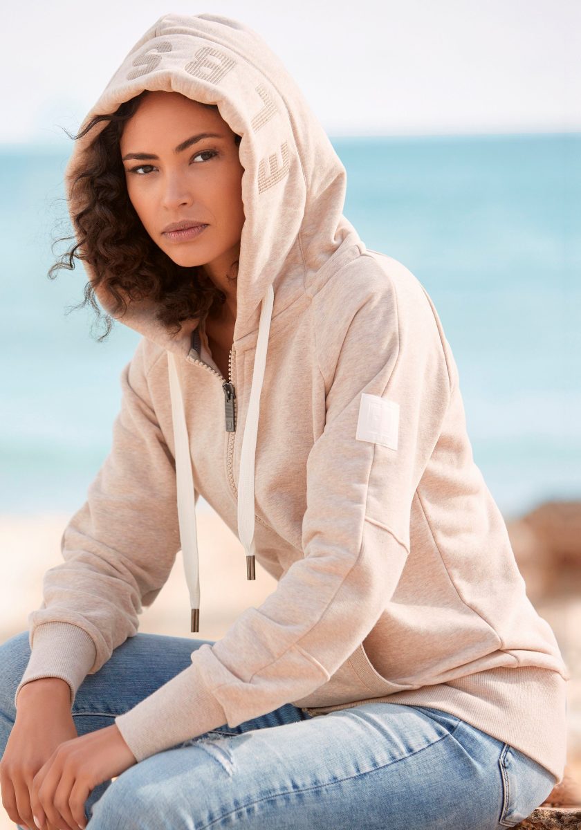 Elbsand Capuchonsweatvest Kelina met logoborduursel op de capuchon