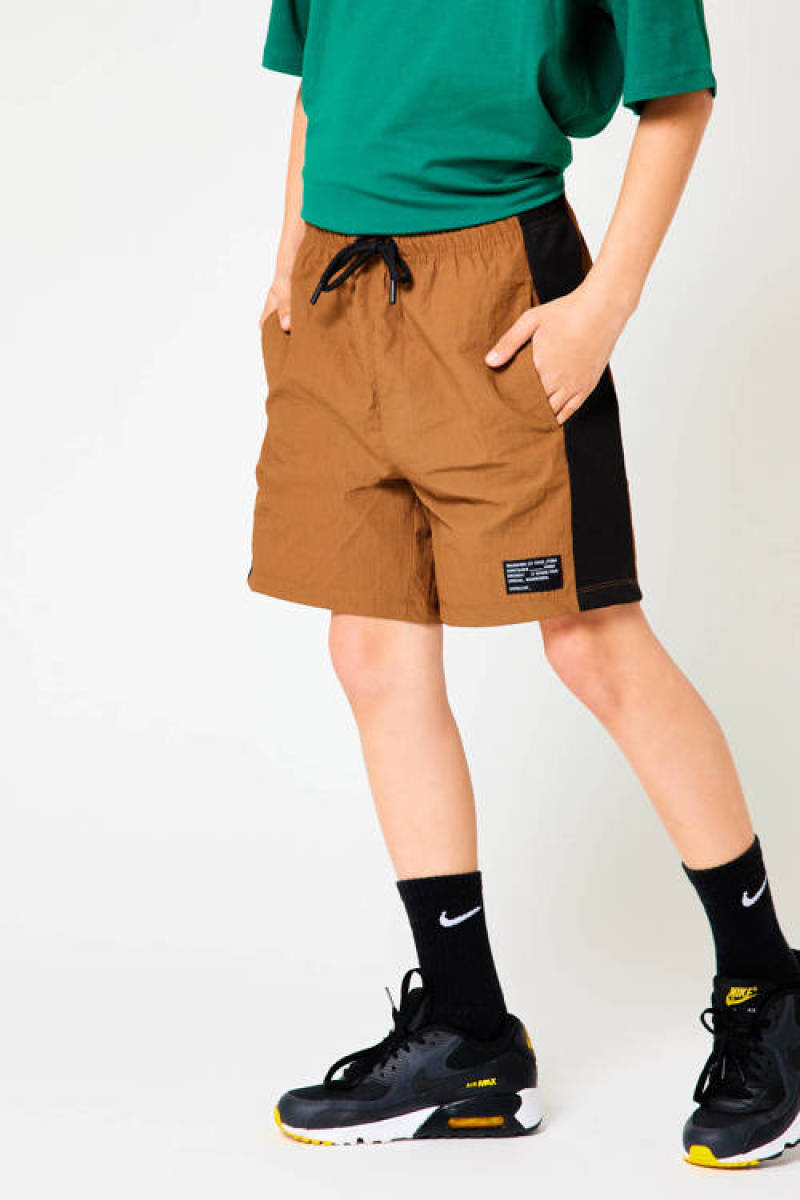 CoolCat Junior regular fit bermuda Nylson CB met tekst bruin/zwart