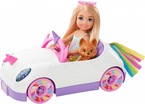 Barbie and Chelsea en auto