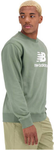 New balance sweater Essentials Stacked met logo groen