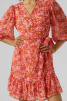 VERO MODA gebloemde wikkeljurk VMAMALIA roze/rood