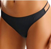 Lascana String met elastische bandjes en hartaccessoire achter