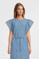 Another-Label jurk Joya dress s/s met ruches lichtblauw