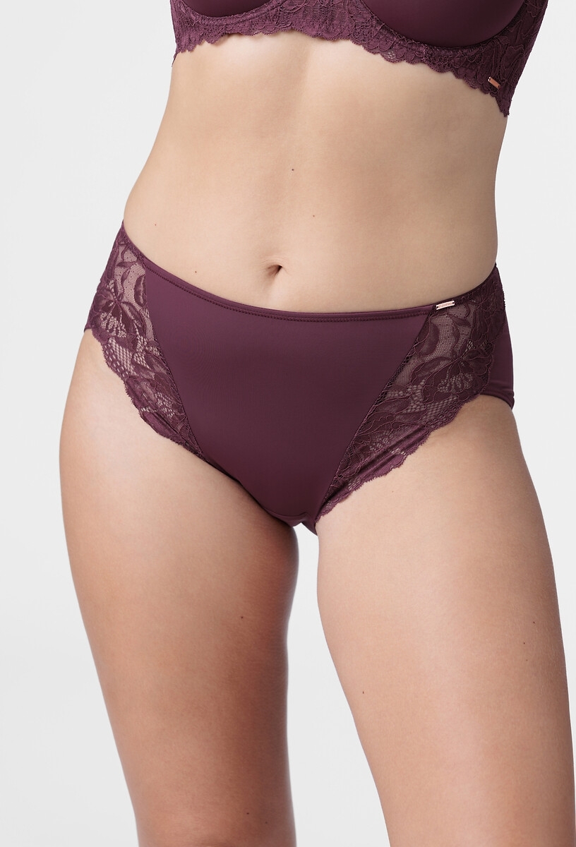 Dorina Hoge slip in kant