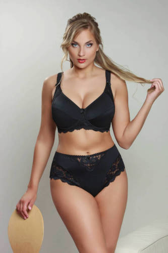 Plaisir +size beugelbh Beate zwart