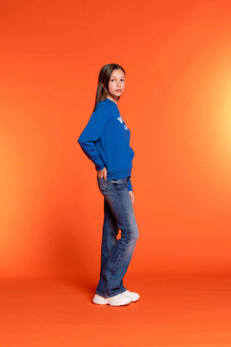 Geisha sweater met tekst felblauw/wit