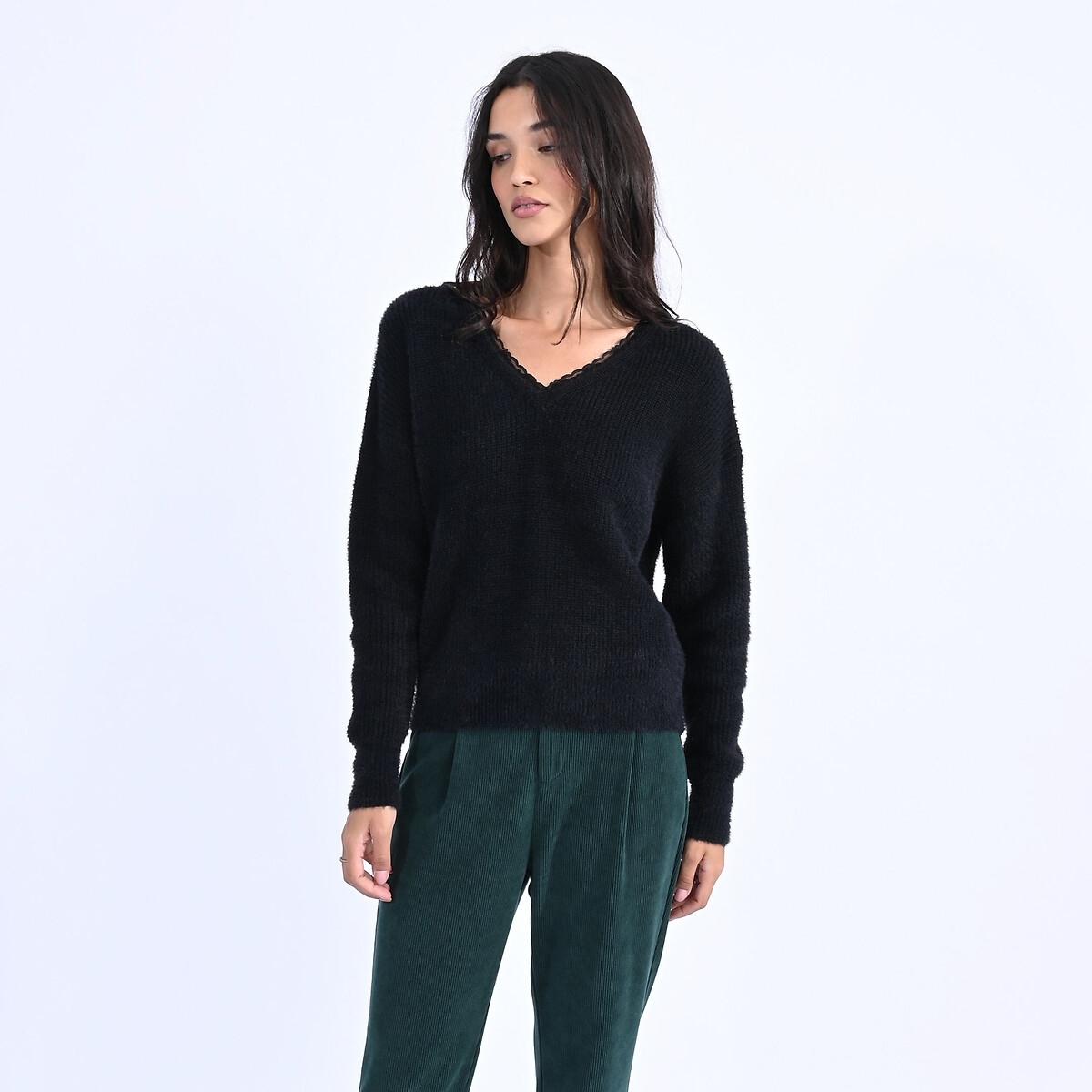 Molly Bracken Trui met V-hals, kant detail aan de hals