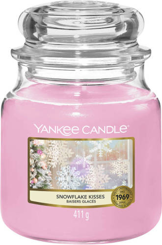 Yankee Candle Geurkaars Medium Snowflake Kisses - 13 cm / ø 11 cm