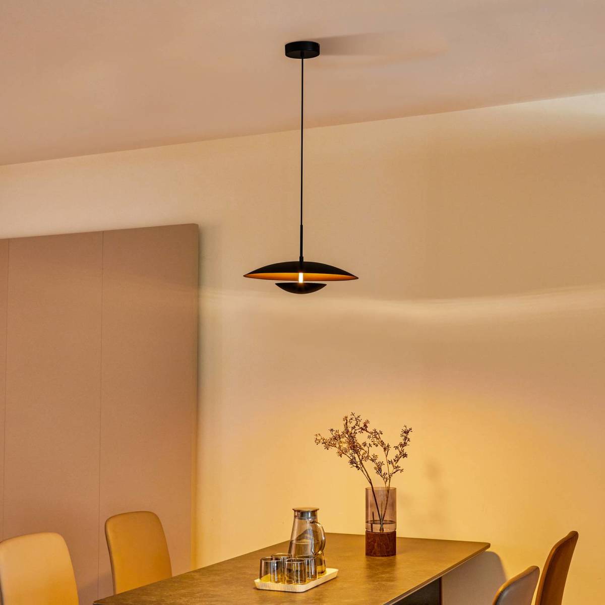 Lindby Tiama LED hanglamp metaal zwart goud