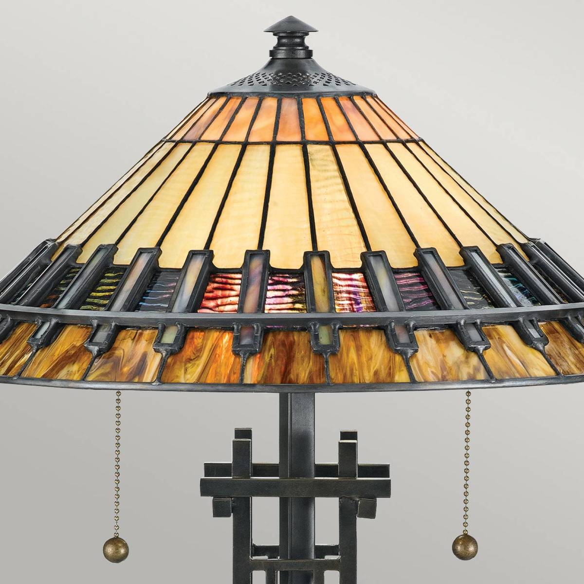 QUOIZEL Tafellamp Chastain met kap in Tiffany-Art