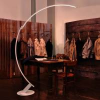 Kundalini Kyudo LED vloerlamp, wit