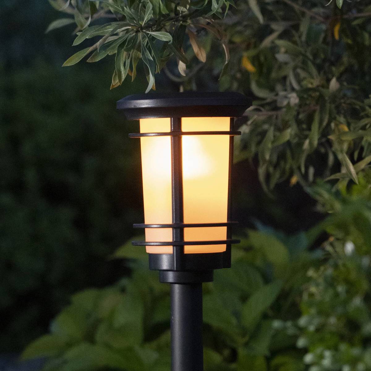 STAR TRADING LED solar-sokkellamp Flame met vlammeneffect