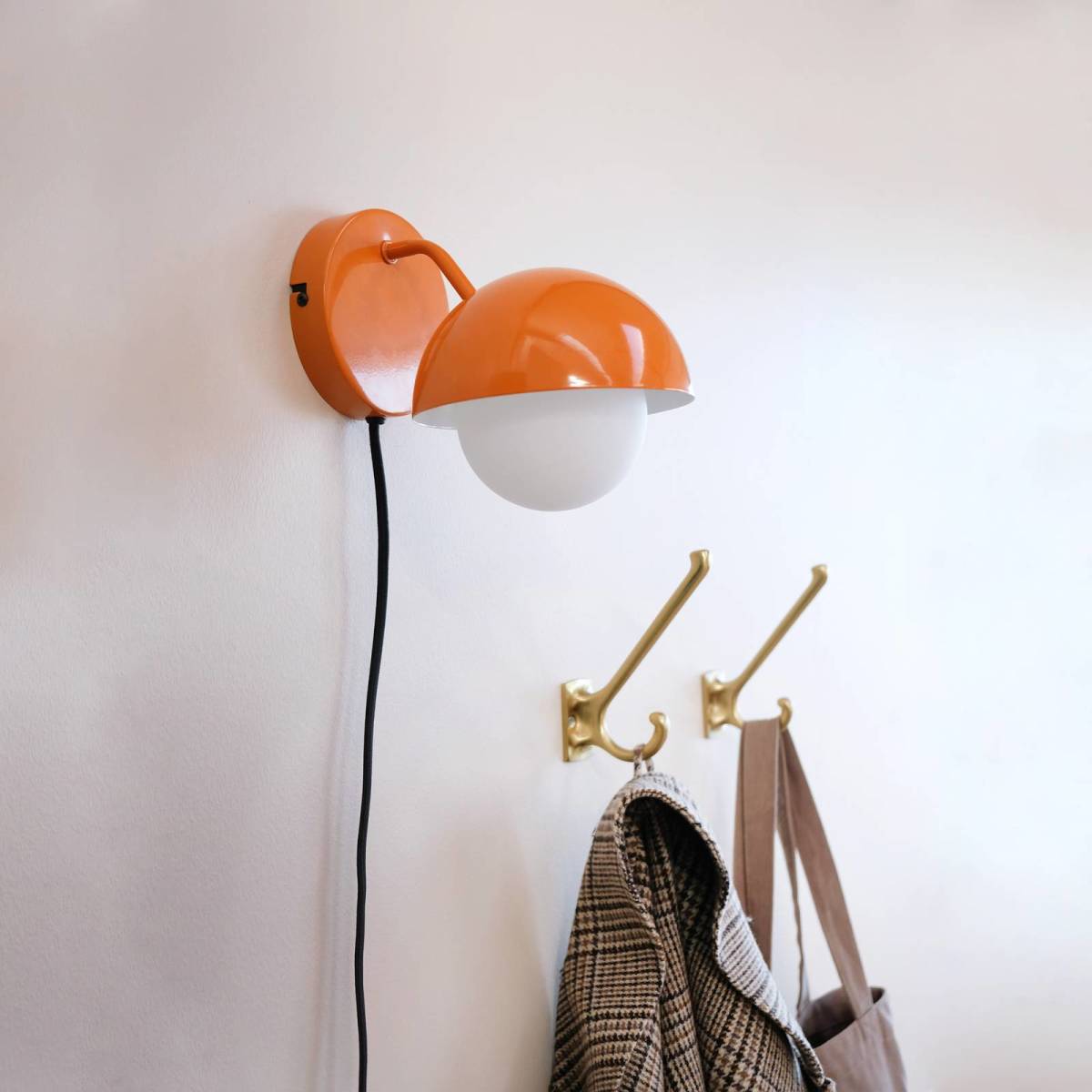 Dyberg Larsen Rose wandlamp oranje glanzend