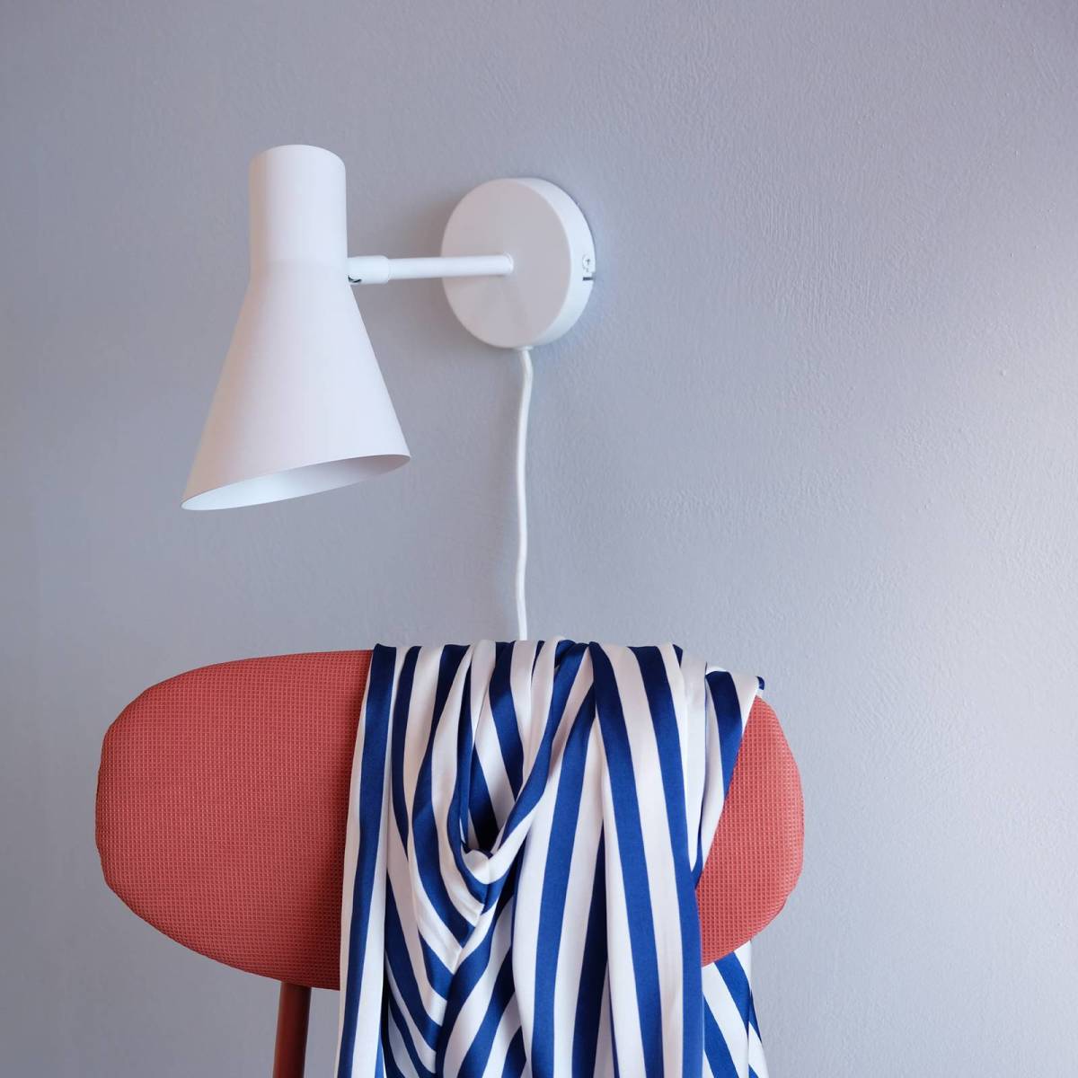 Dyberg Larsen DL12 wandlamp, wit
