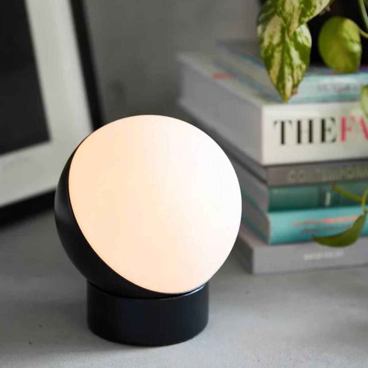 BEACON LIGHTING Tafellamp Mikoh met glazen kap, zwart
