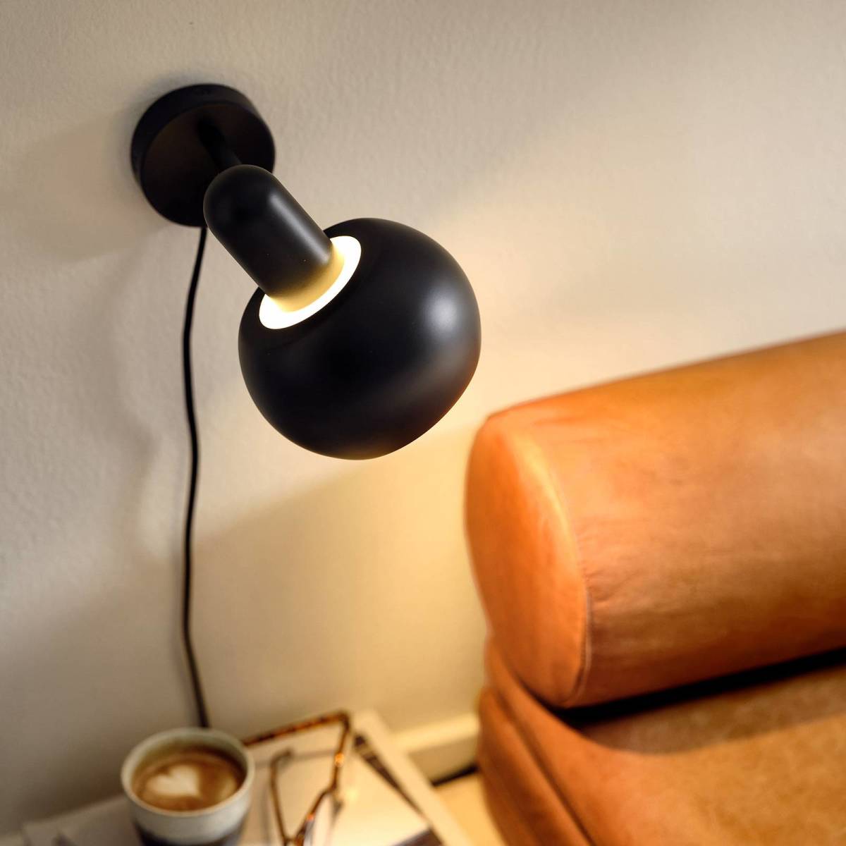 Frandsen BF20 wandlamp met stekker mat zwart