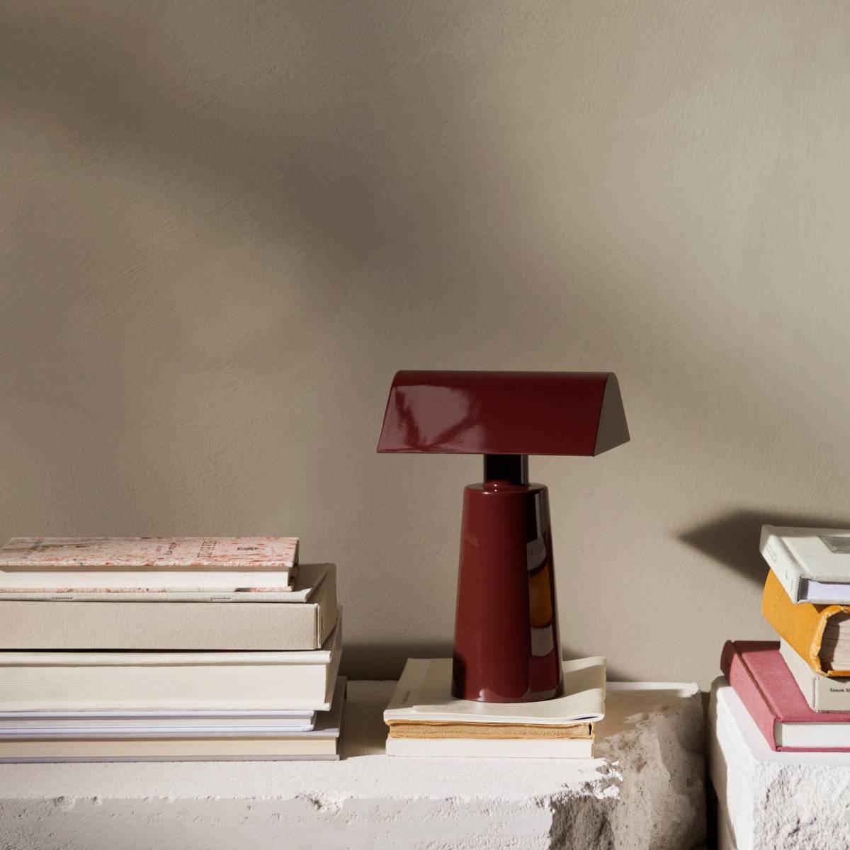 &Tradition Caret MF1 LED tafellamp bordeaux
