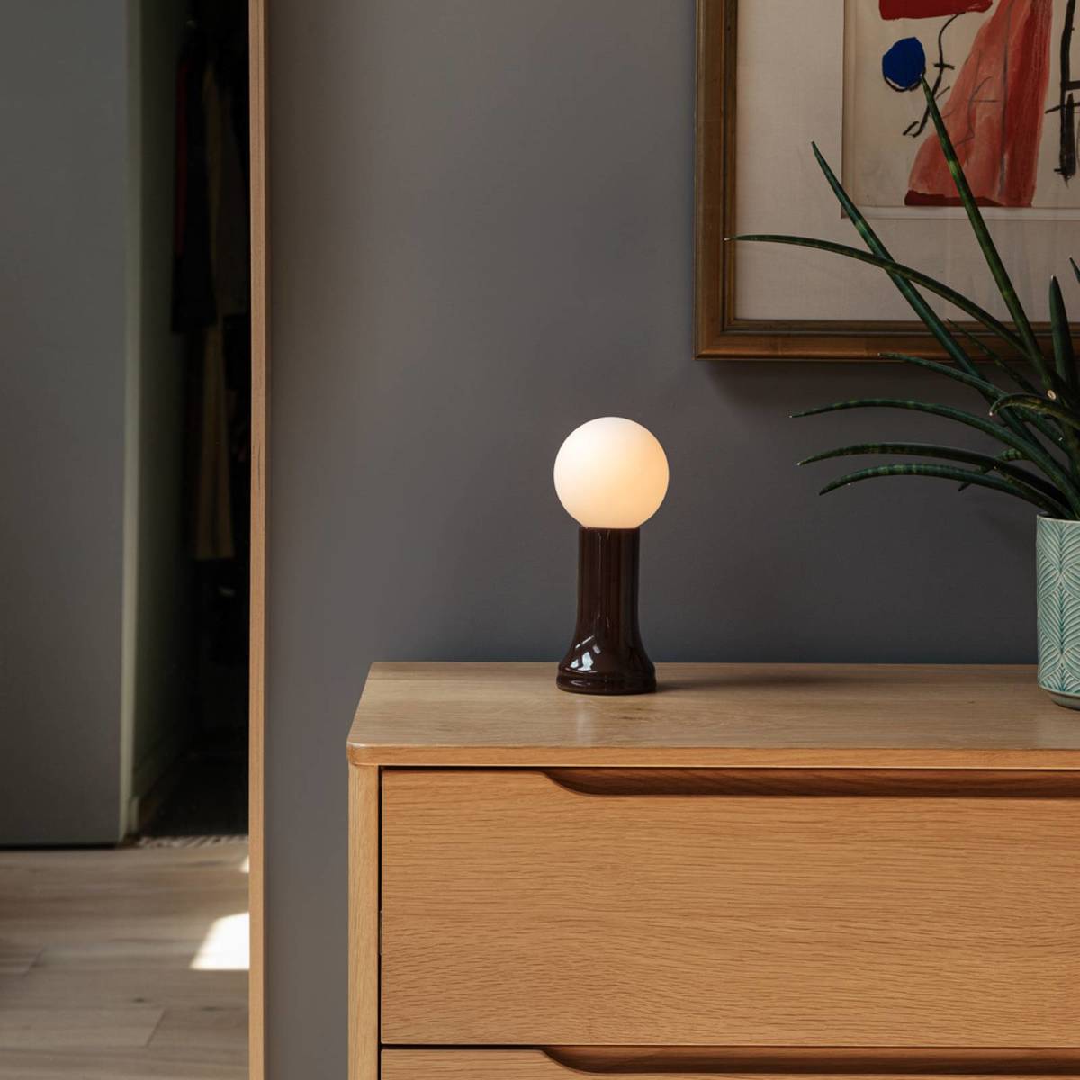 Tala tafellamp Shore, glas, E27 LED lamp Globe, bruin
