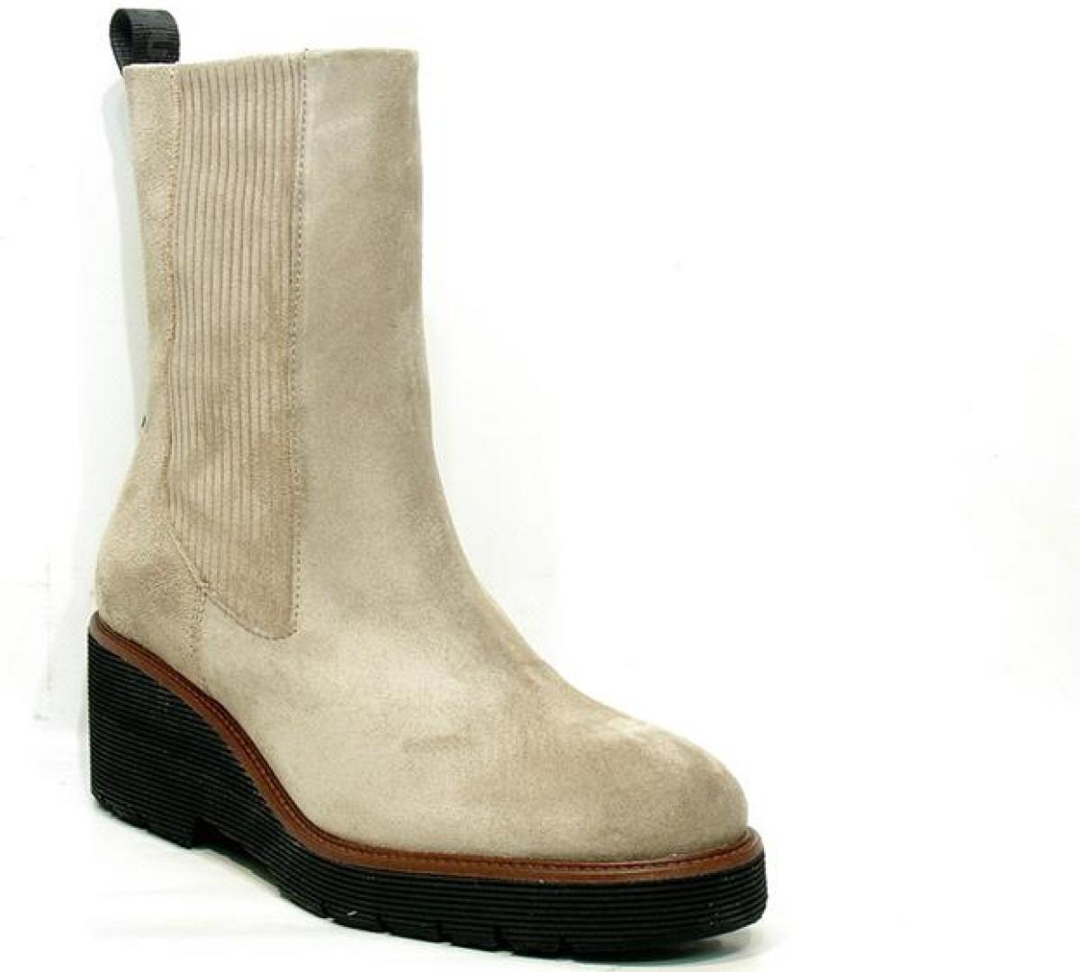 Piedi nudi 2556