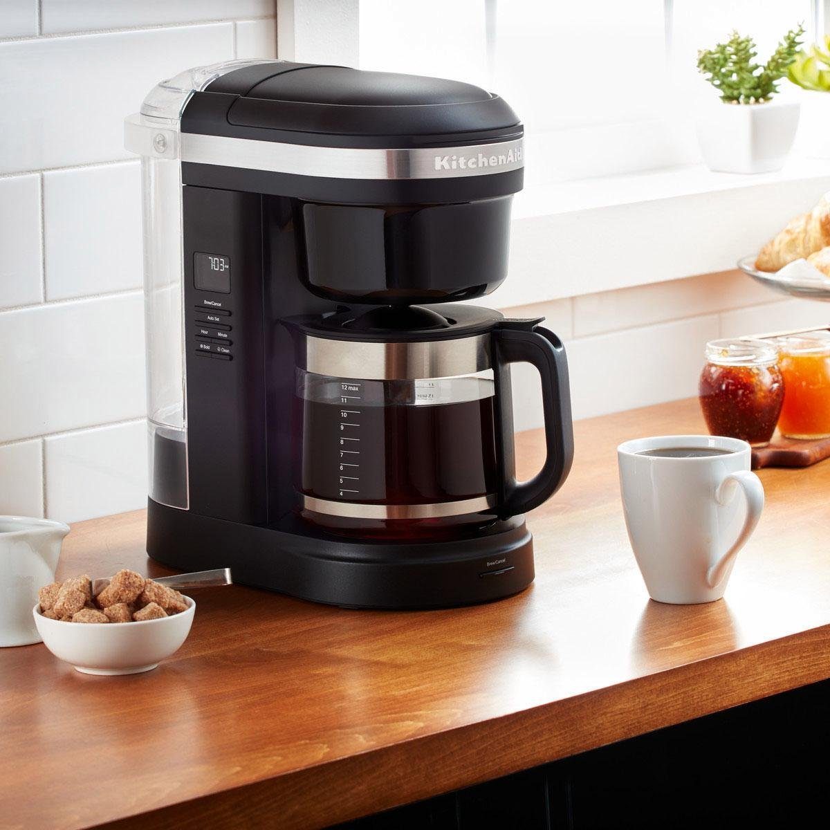 KitchenAid filterkoffieapparaat KitchenAid 5KCM1208EOB, 1,7 l, CLASSIC Drip-koffiezetapparaat met spiraalvormige watertuit