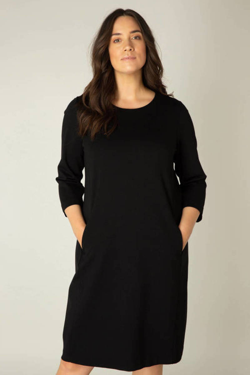 Base Level Curvy by Yesta jurk Addy zwart