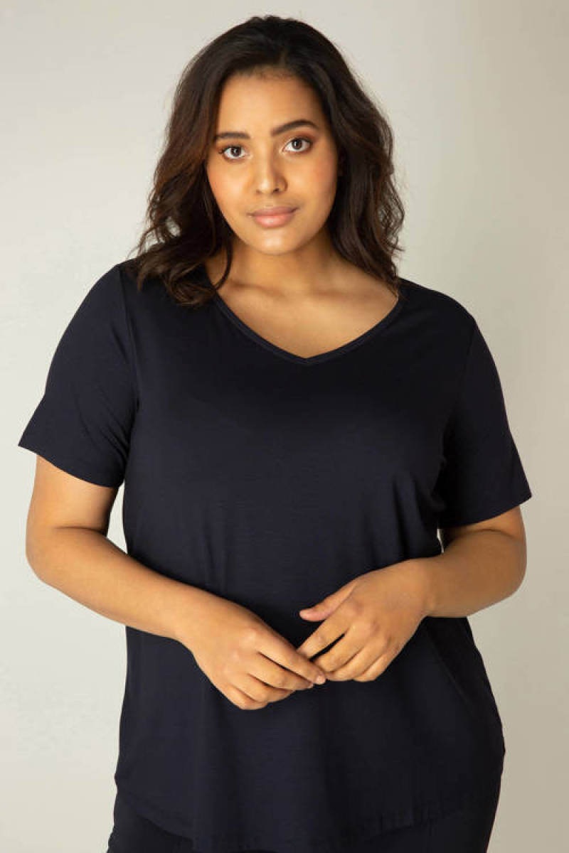 Base Level Curvy by Yesta basic T-shirt Alba donkerblauw